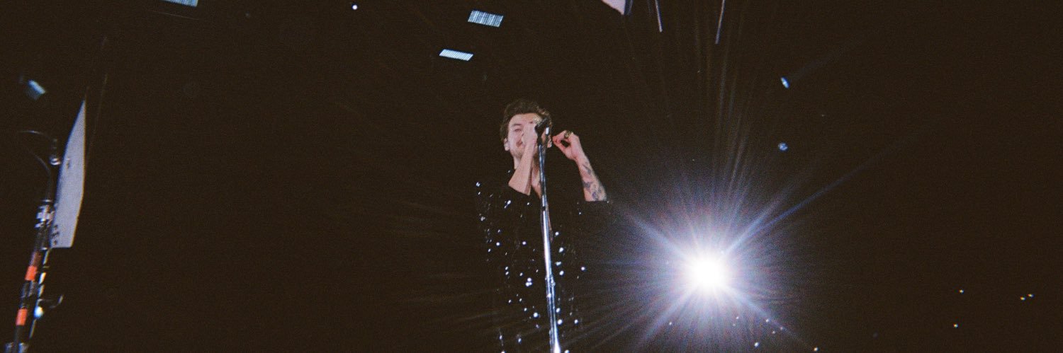 p banner
