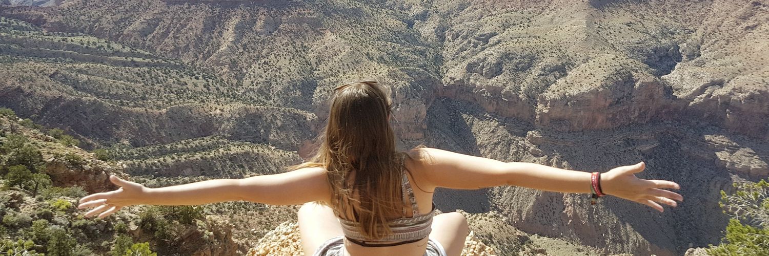claireandreu5's profile banner image