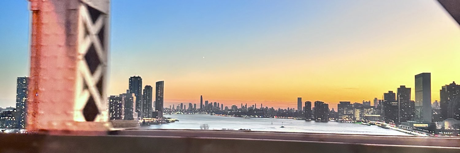 M A R I A 🦋 banner