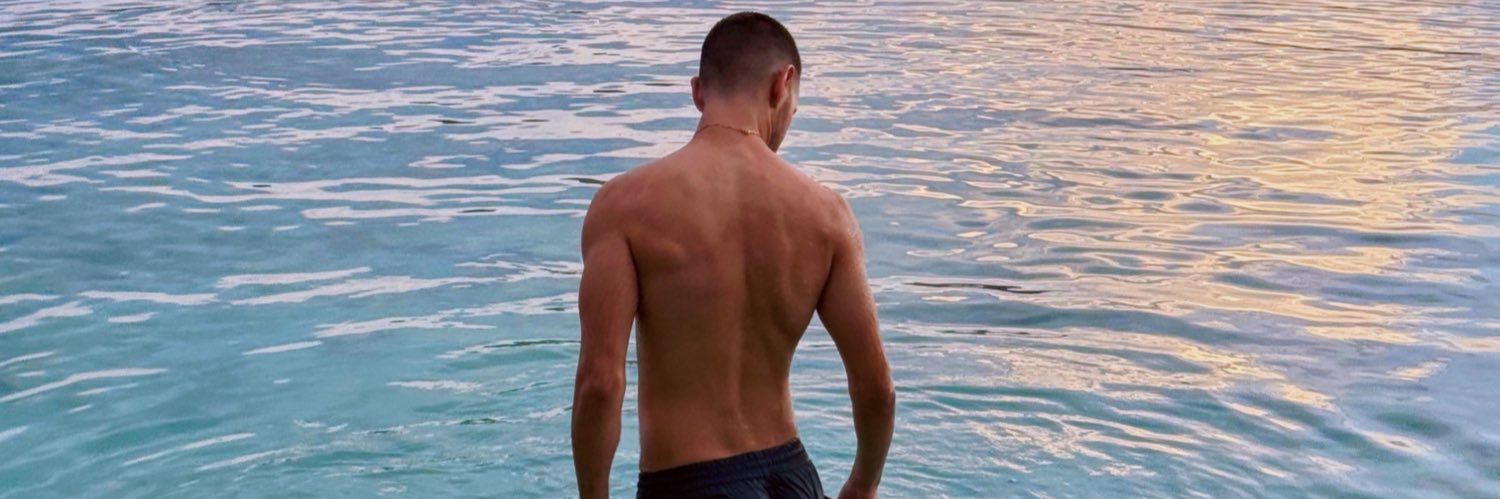 rezvan12's profile banner image