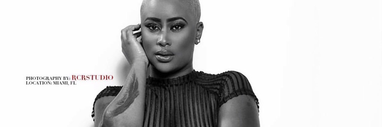 VinaTheModel's profile banner image