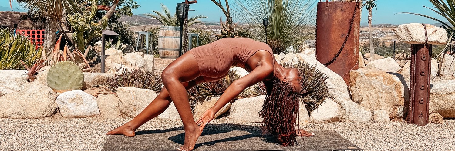 EllyEndee's profile banner image