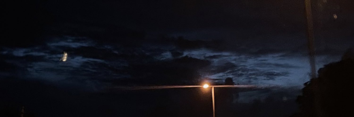 F_izah's profile banner image