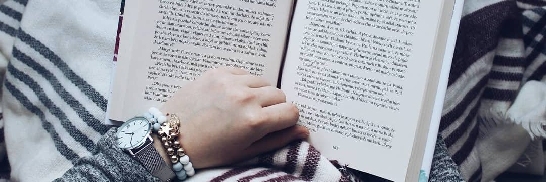 readingwithlucy's profile banner image