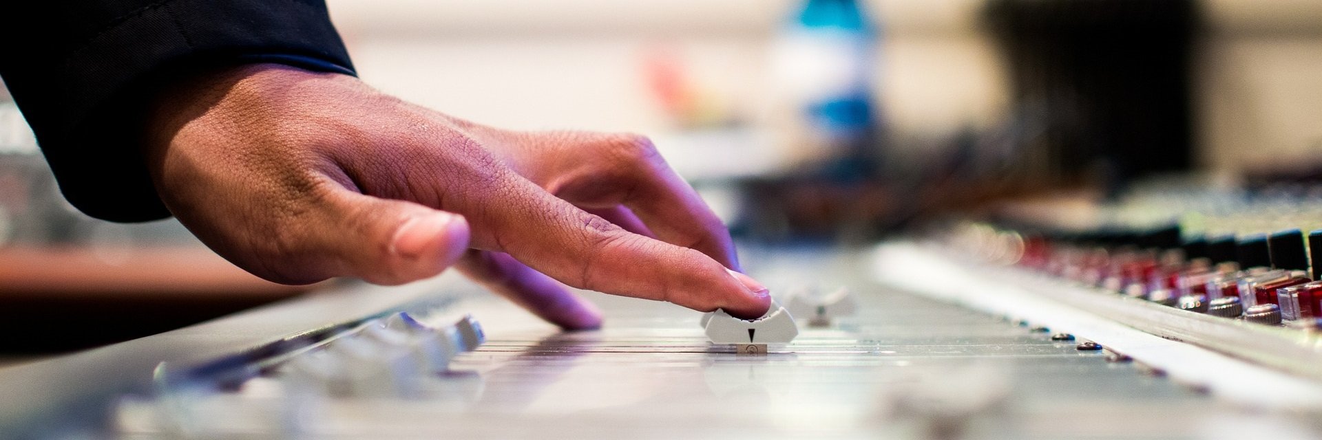 Ysgol Cerddoriaeth a'r Cyfryngau, Prifysgol Bangor banner