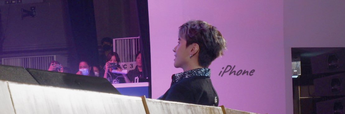 iy__phone's profile banner image