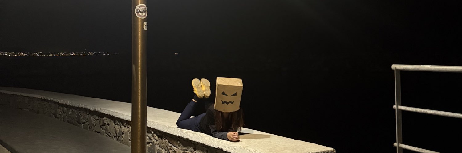 M banner