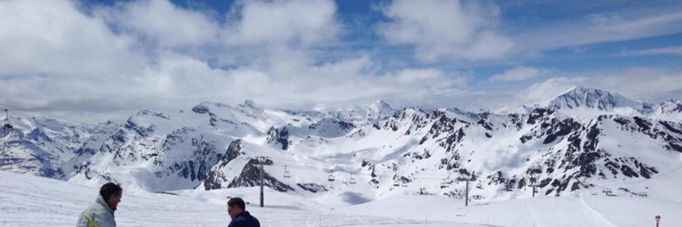 Dr Clayton Ó Néill banner