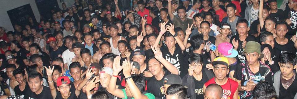 CMNKFMLY's profile banner image