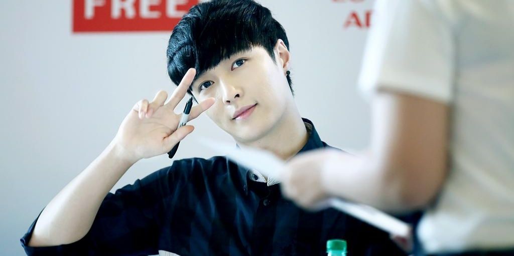 #อี้ชิงยังอยู่EXOนะ banner