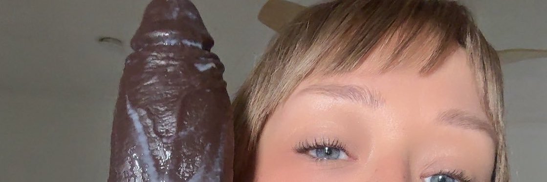 me9e9n's profile banner image