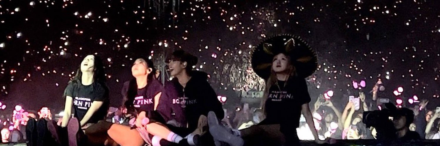 Jisoolena_'s profile banner image