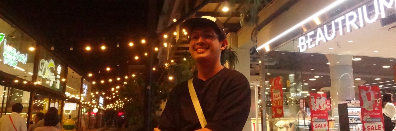 denissecang's profile banner image