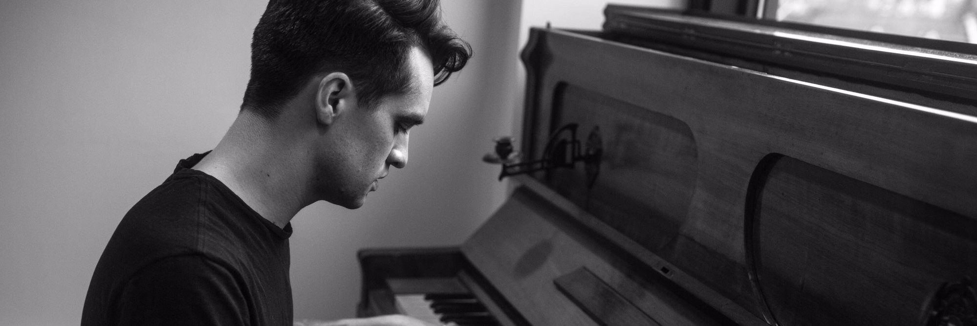 SnowflakesInHell ❄️🔥 banner