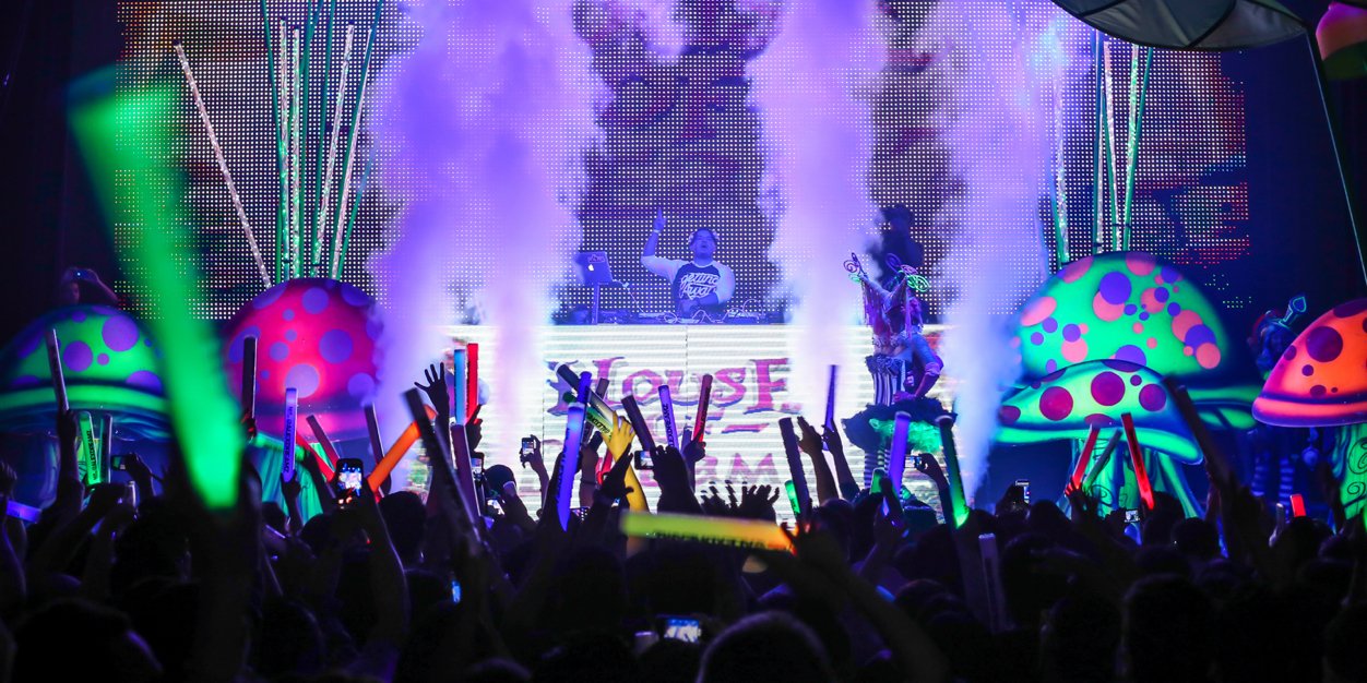 alexdreamz's profile banner image