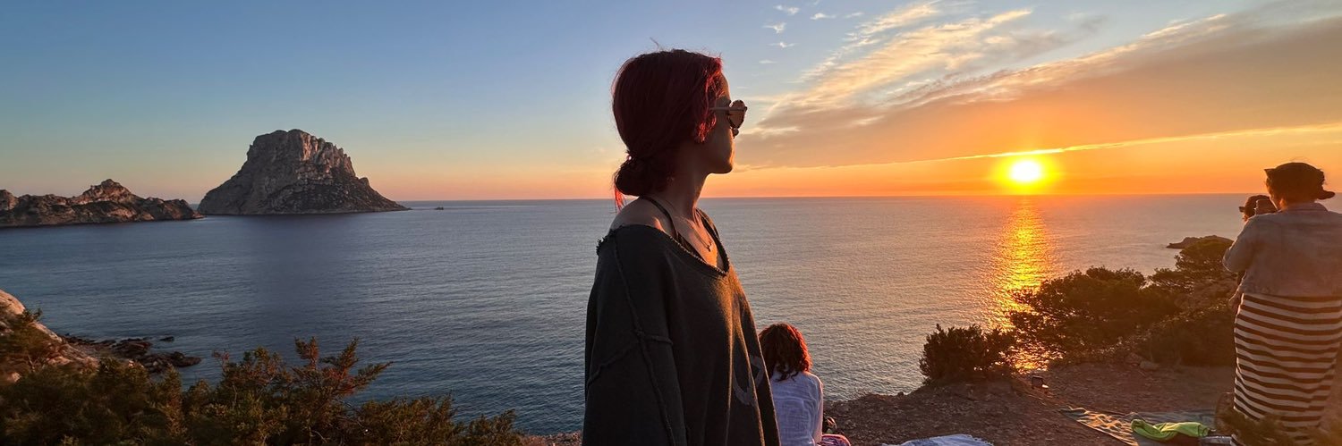 Ana_Etxeberria's profile banner image