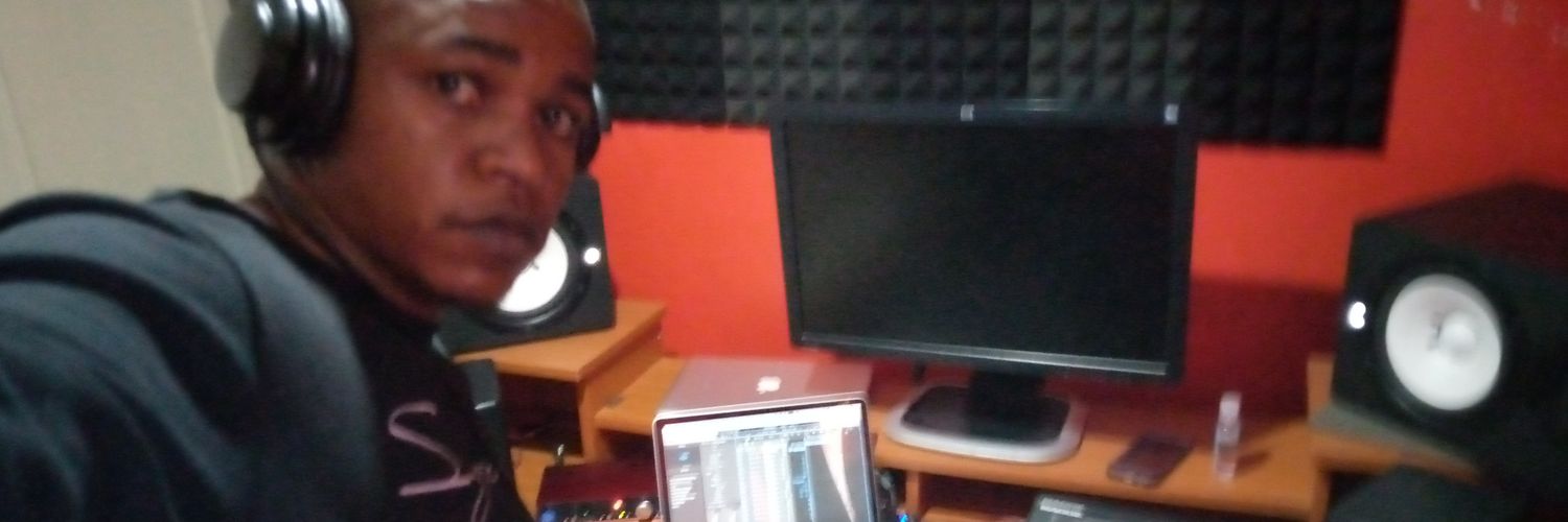 andymkenya's profile banner image
