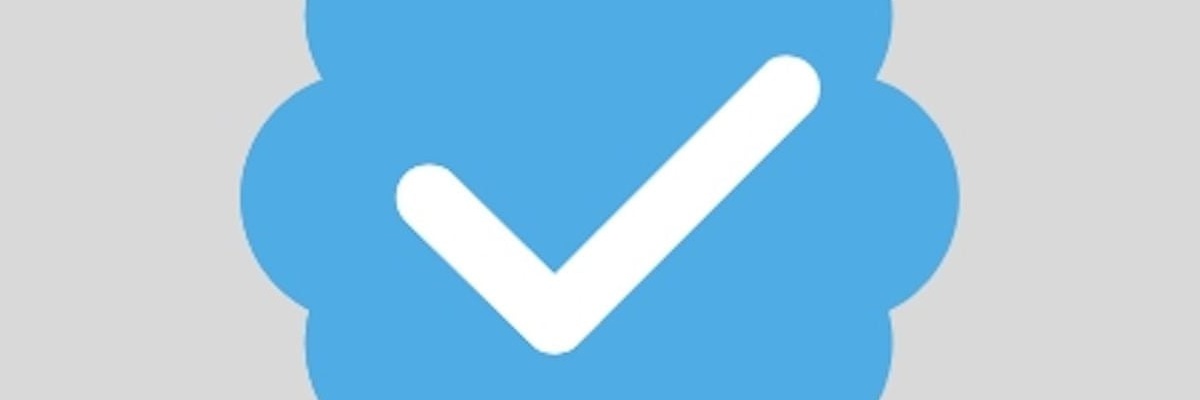 WriterRoxanne's profile banner image