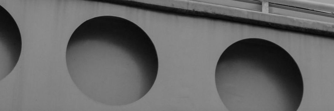 friné𓆟 banner