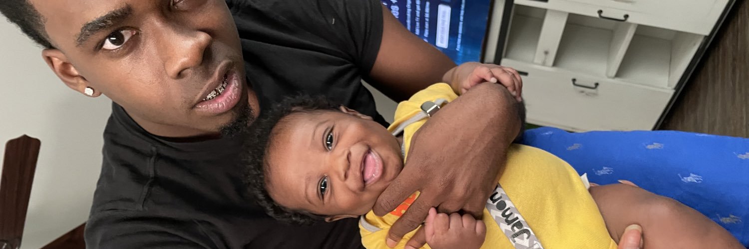 Roberniee's profile banner image