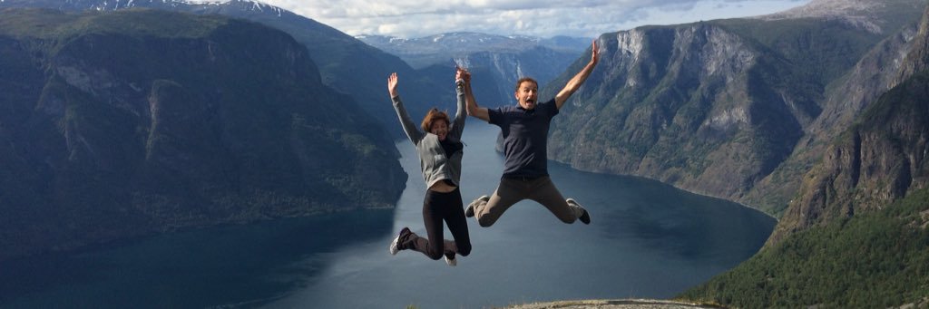 Luis Serratosa banner