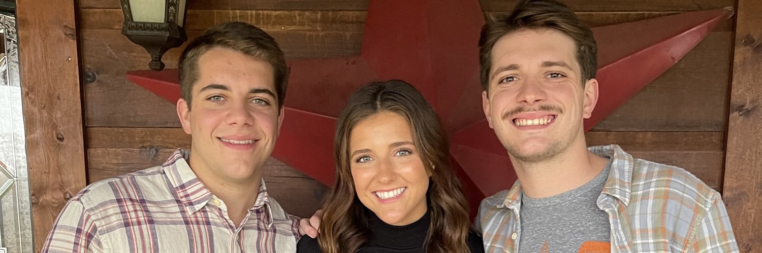 emileebundy's profile banner image