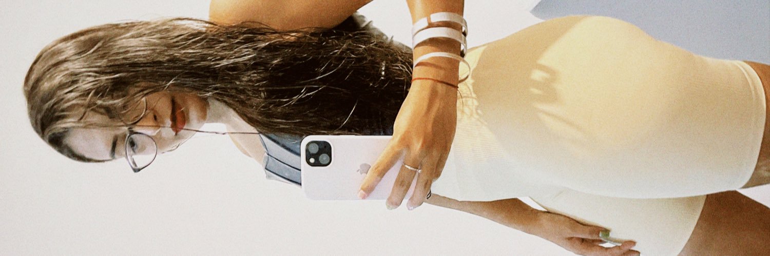 Parolettierika's profile banner image