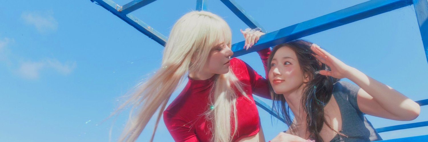 revelizz's profile banner image