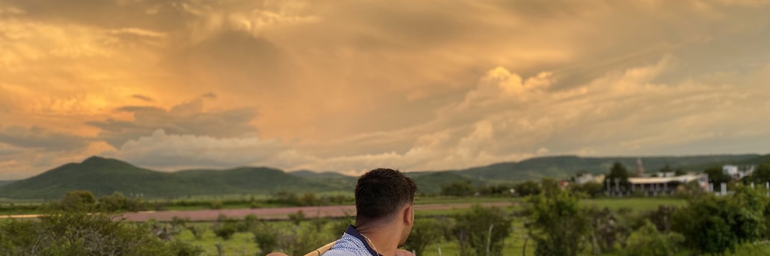 laylowleal's profile banner image