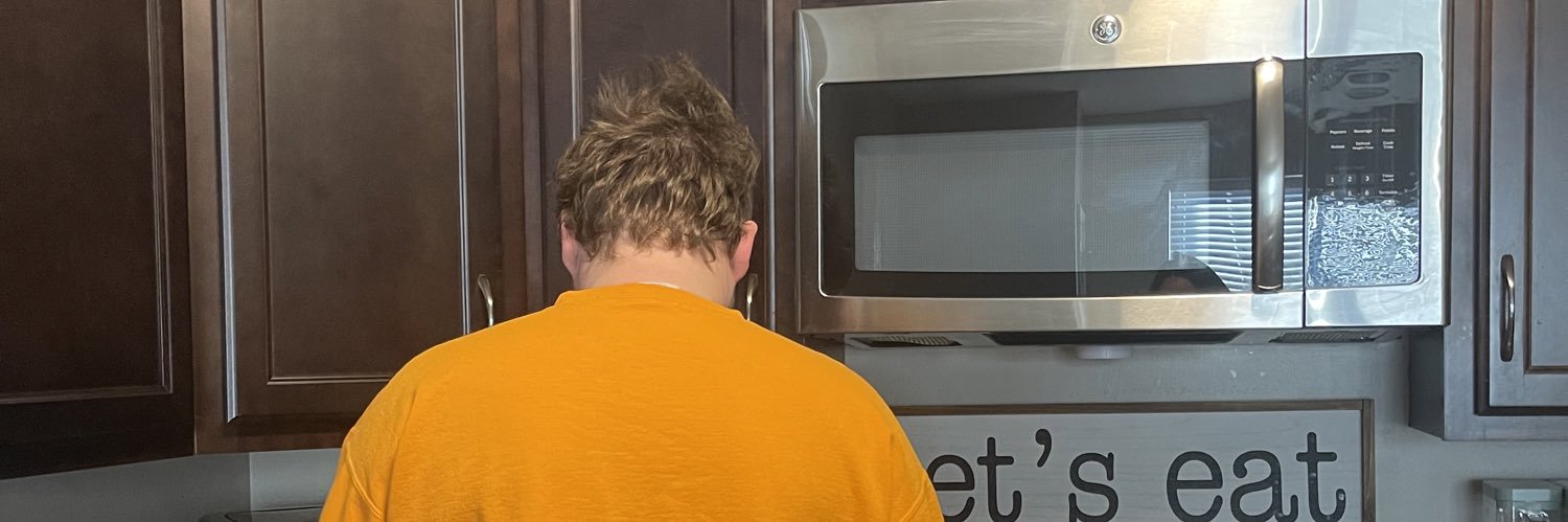 chloewenton's profile banner image