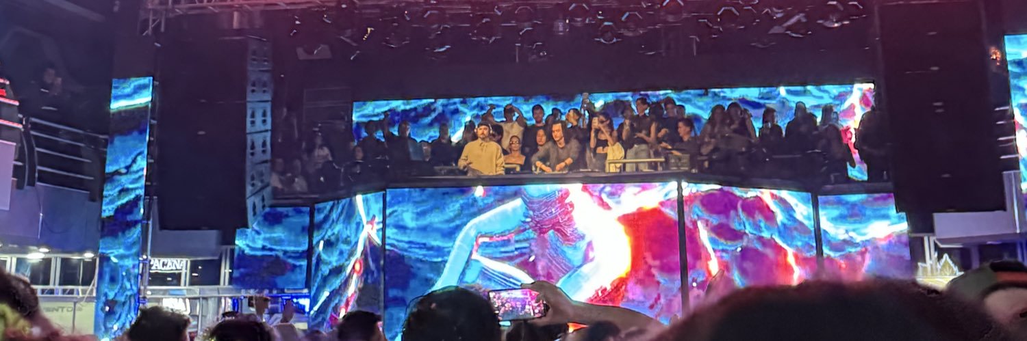 YOSOYLIIZ's profile banner image