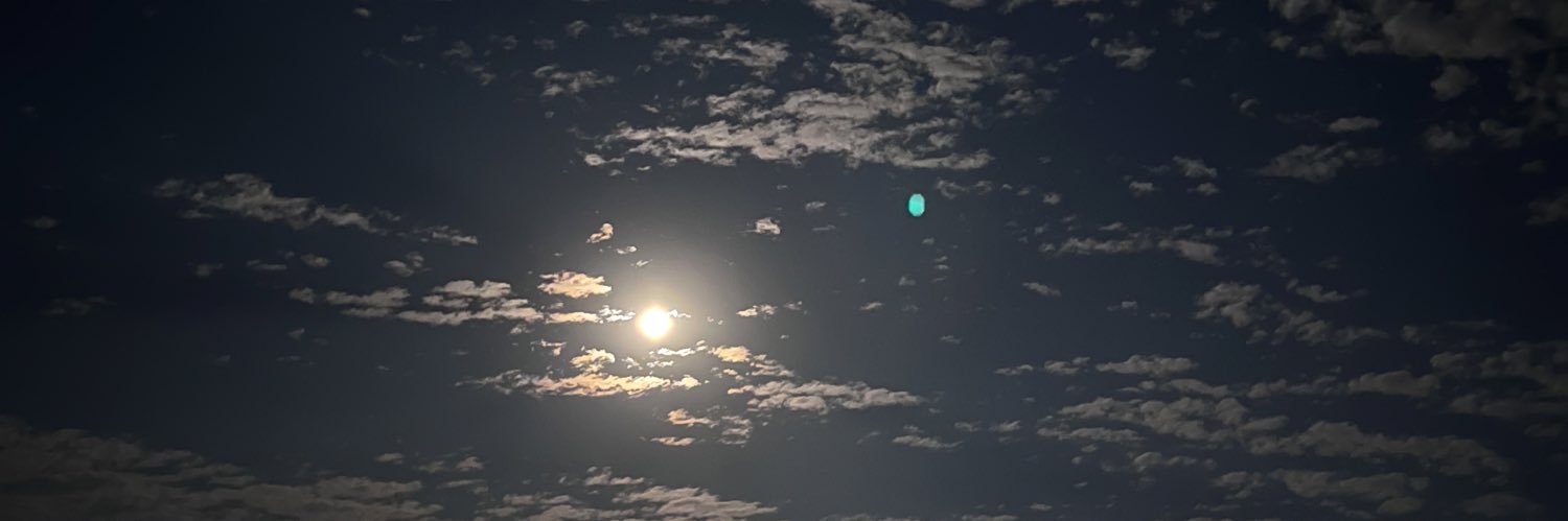 Manucita26's profile banner image