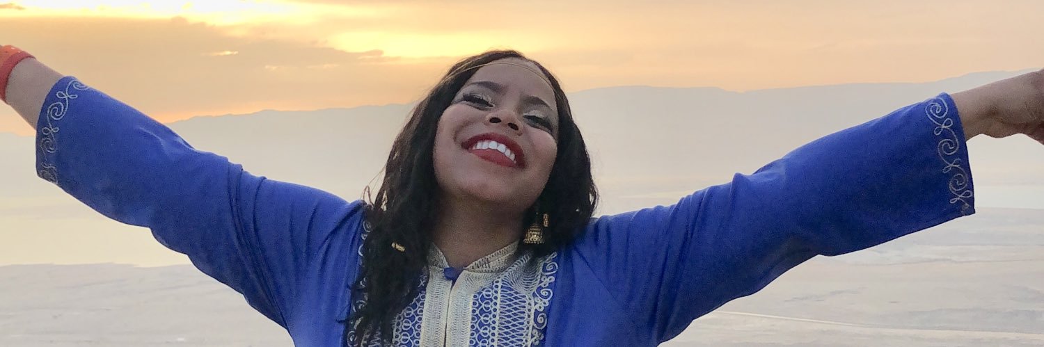 ArielleDonce's profile banner image