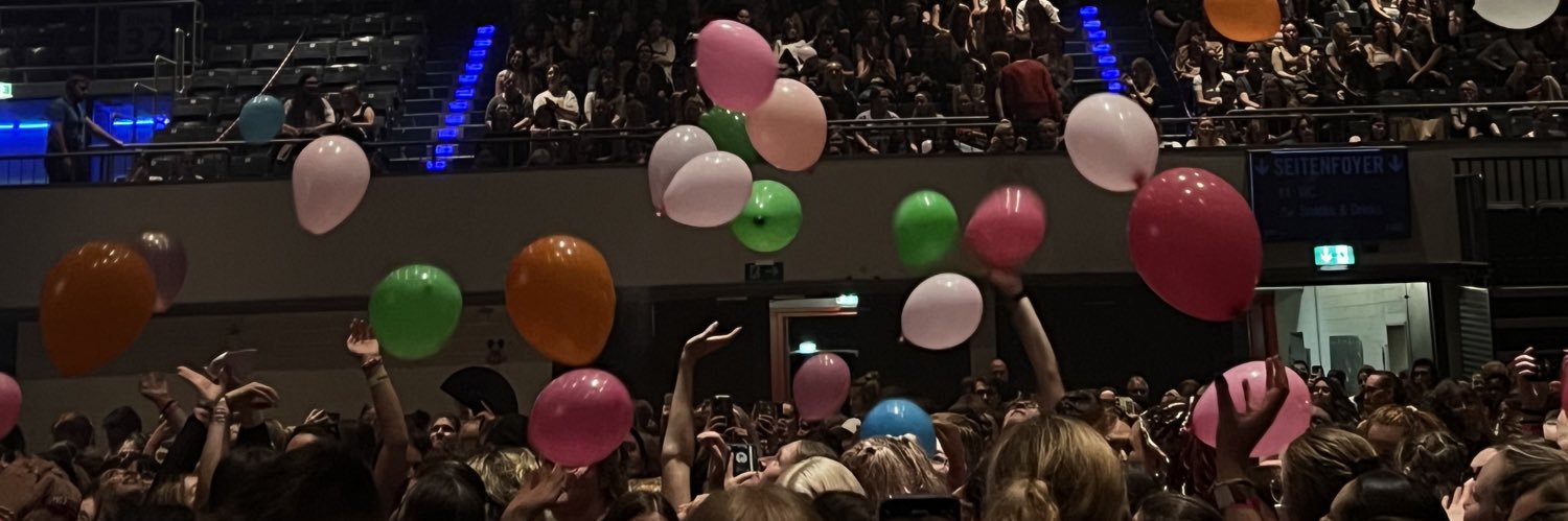 yasi_may's profile banner image