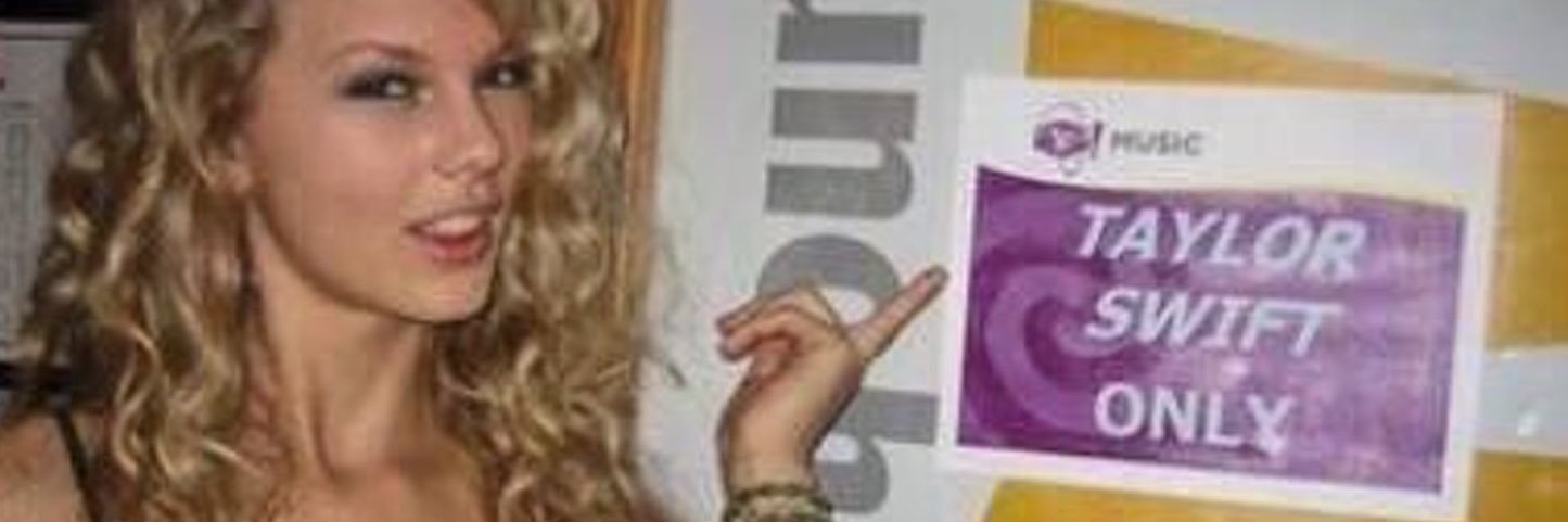 ainsluvsswift's profile banner image
