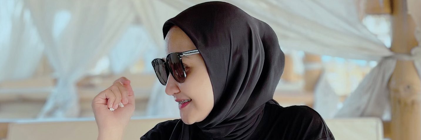hasliinda's profile banner image