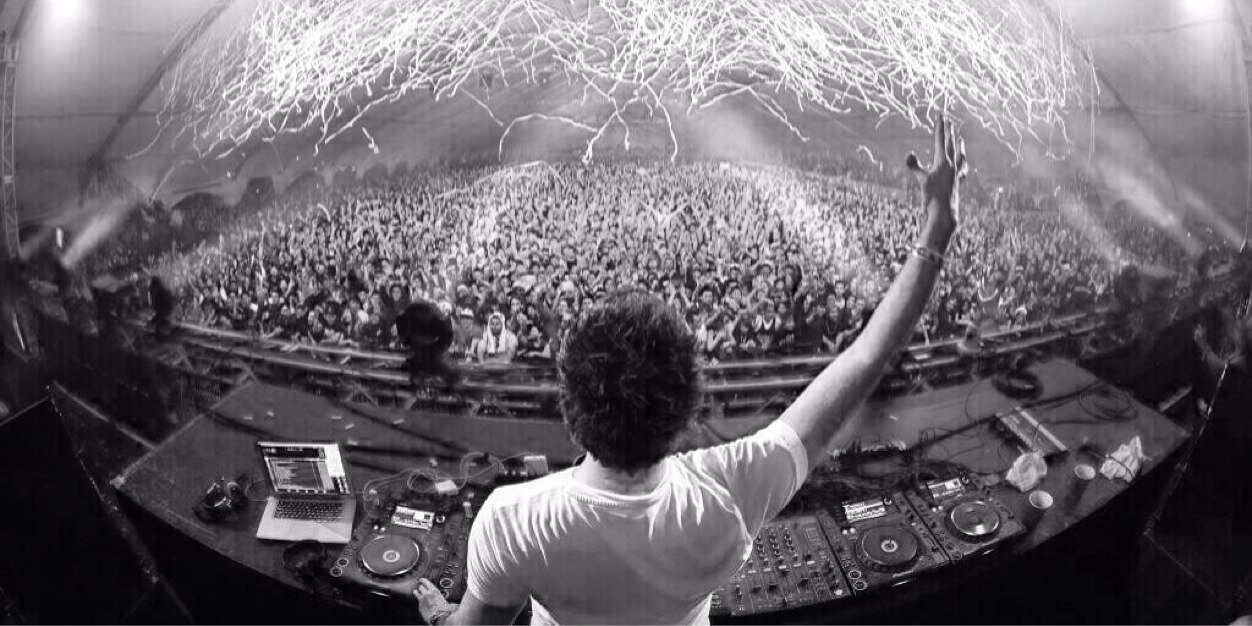 Rave Pics banner