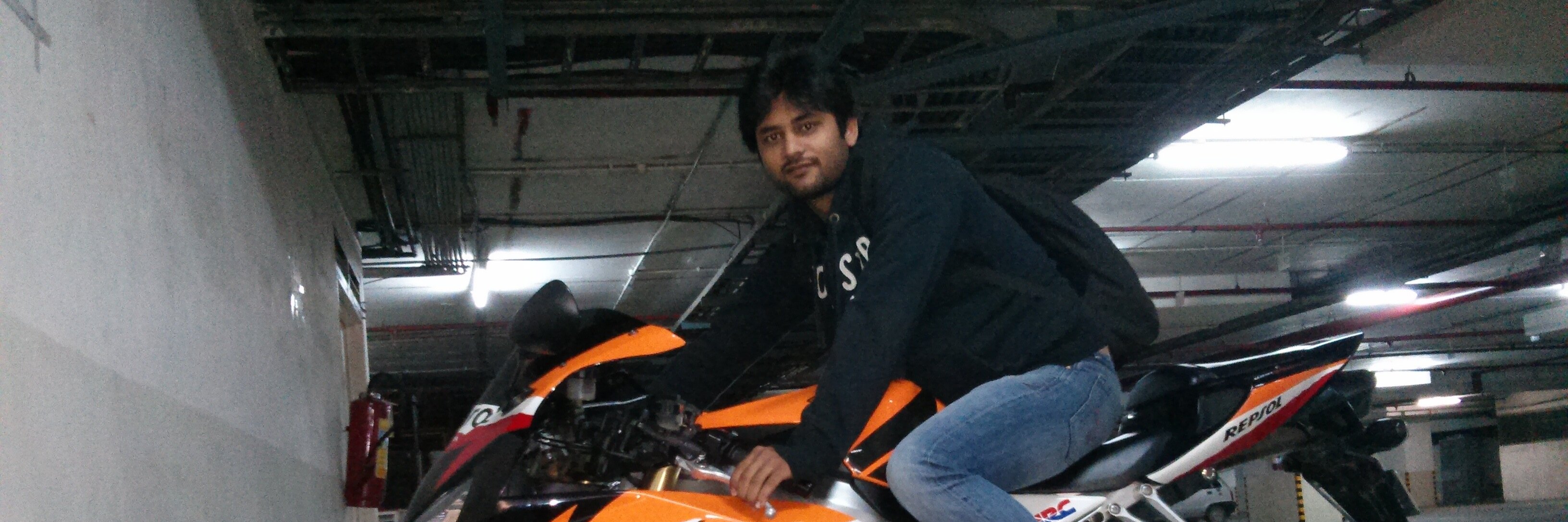 santhosh696's profile banner image