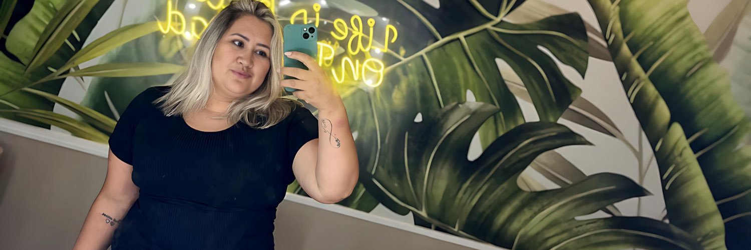 marehneves's profile banner image