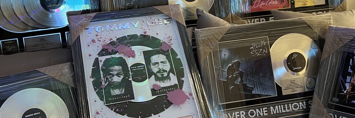 C H R I S H A N banner