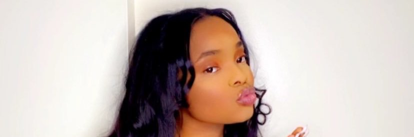 Marcelettee's profile banner image
