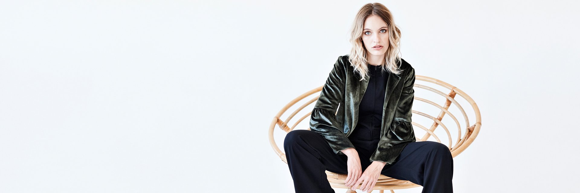 SITTING PRETTY banner