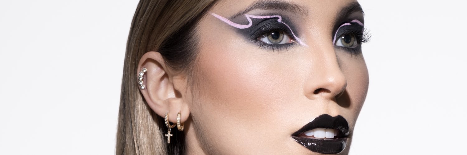 piamariaoficial's profile banner image
