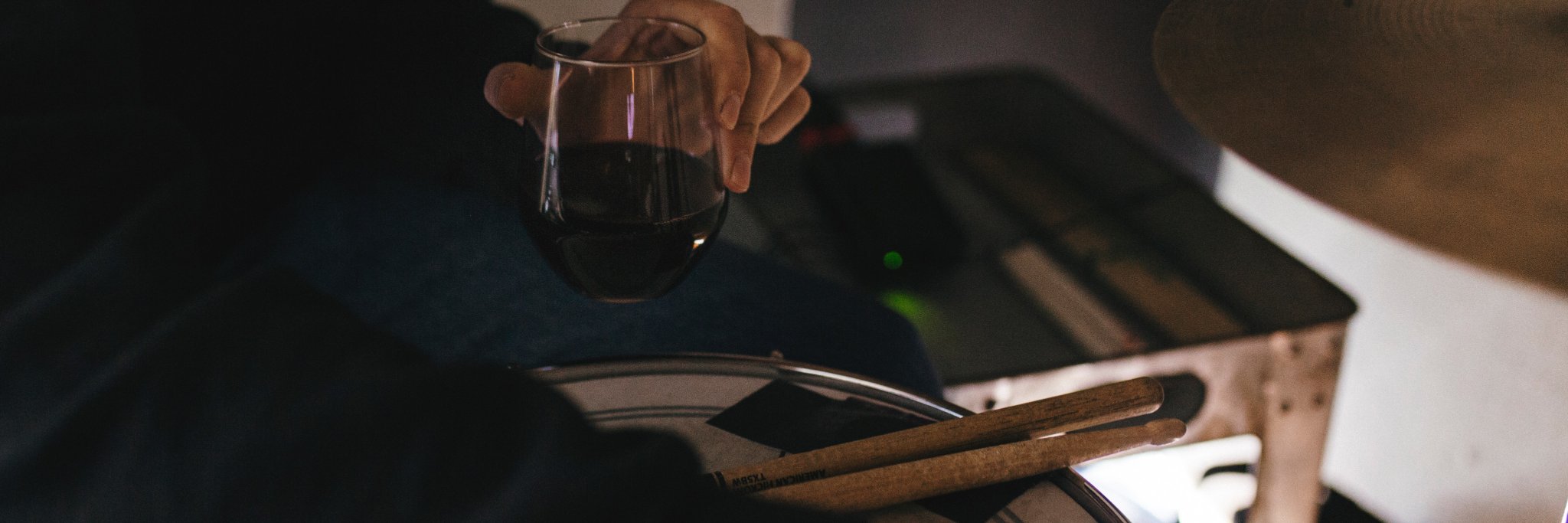 echoechowine's profile banner image