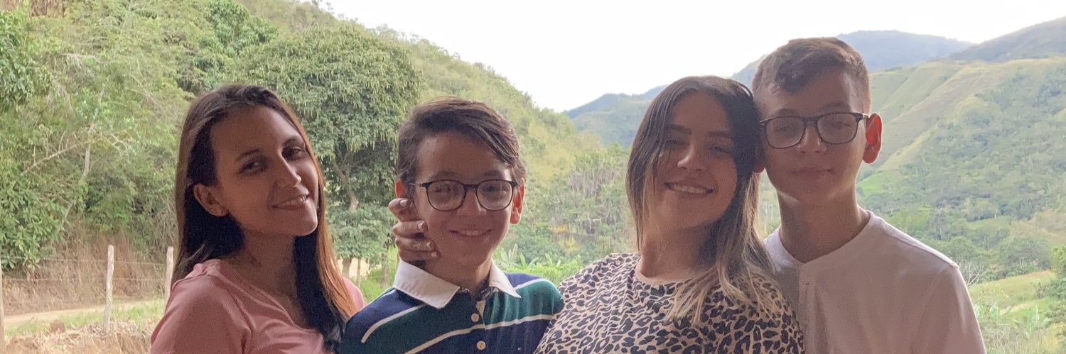 LauriHenao's profile banner image