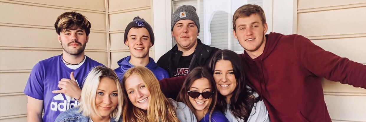 ella_grimm_'s profile banner image