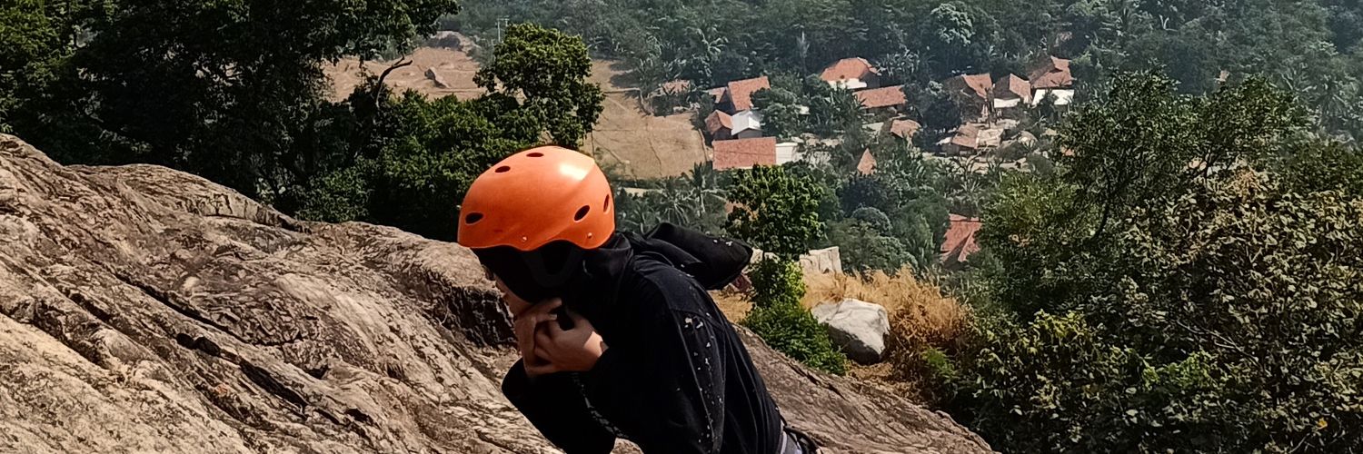 indrlstr's profile banner image