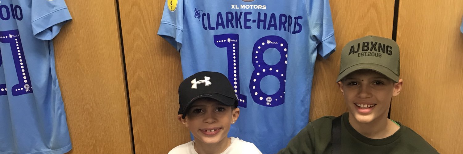 laura b ❤️🏴󠁧󠁢󠁥󠁮󠁧󠁿 banner