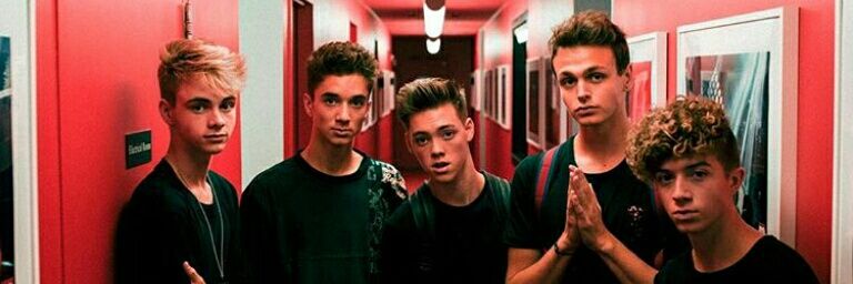 fangirl_me_'s profile banner image