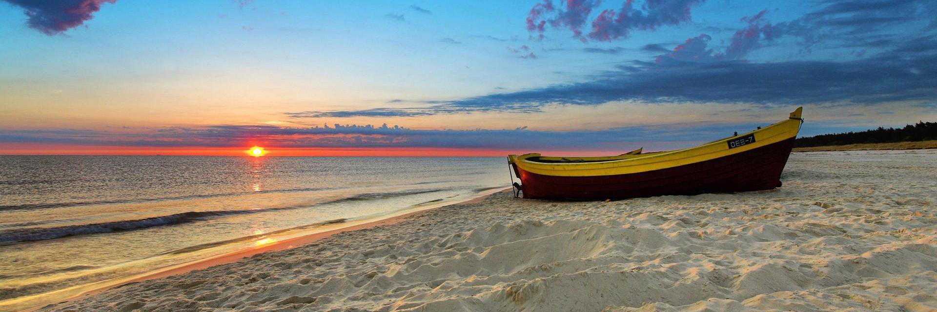 LifeIsABeachMK's profile banner image